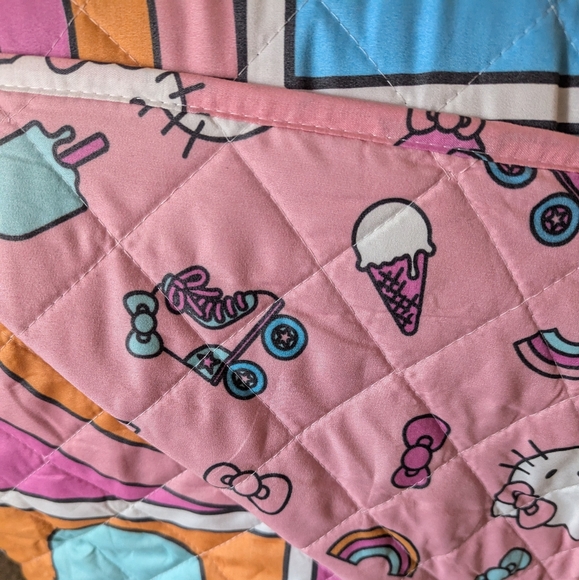 Queen size hello kitty quilt reversible pattern both sides - Picture 3 of 4